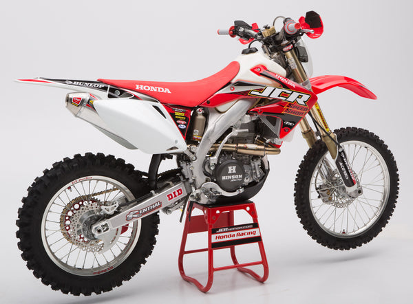 T-5_JCR_exhaust_54713cf3-37b9-